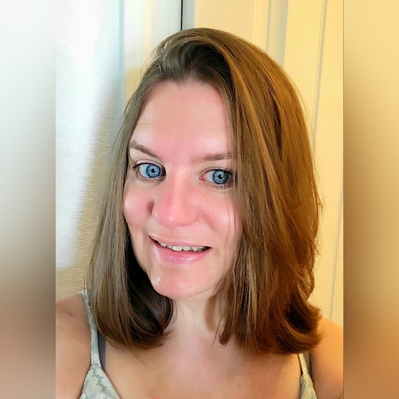 Meet your Posher, Regina - Picture 1 of 2